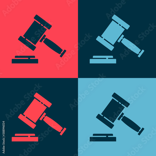 Fotografia Pop art Judge gavel icon isolated on color background