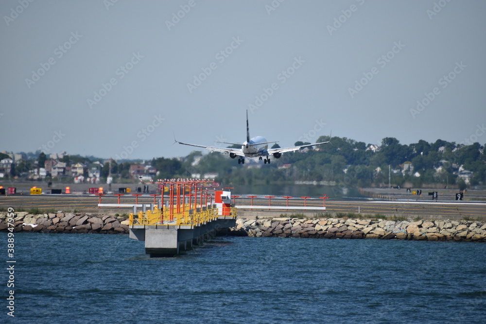 Aeroplane landings and takeoffs at Boston 