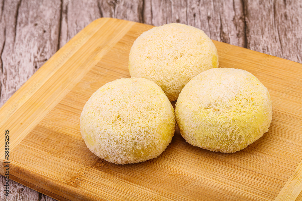 Raw potato zrazy for cooking Raw potato zrazy for cooking