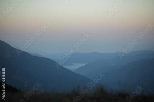 Fototapeta Naklejka Na Ścianę i Meble -  mountains in the morning smog