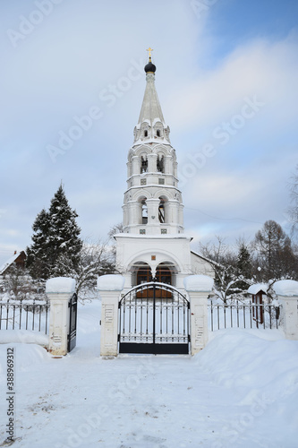 church in the snow © Lirdall