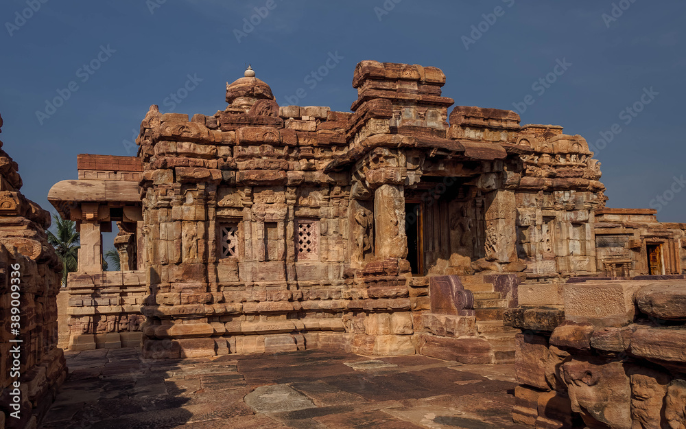 architectural complex in Pattadakal of the 8th century, the climax in the development of the Hindu style of Wesar in temple architecture architectural complex in Pattadakal of the 8th century, the climax in the development of the Hindu style of Wesar in temple architecture