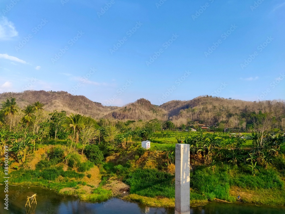 Obraz premium bridge in the mountains