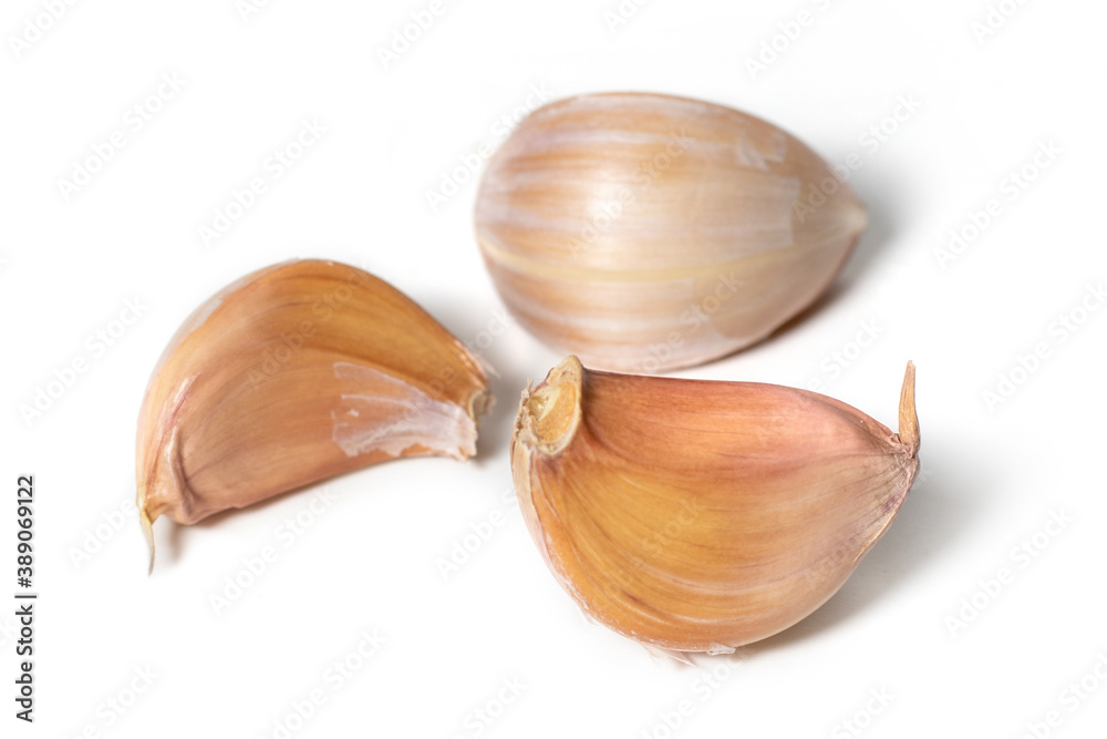 Fototapeta premium Fresh garlic isolated on white background
