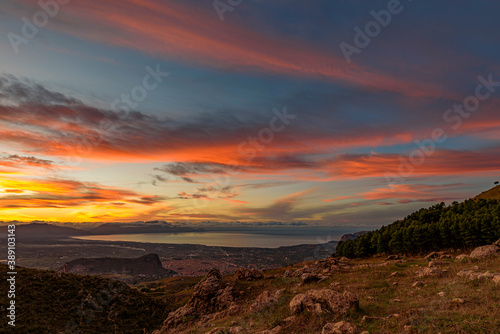 Canvas Print Vista panoramica sul golfo di Castellammare al crepuscolo dalle campagne di Romi