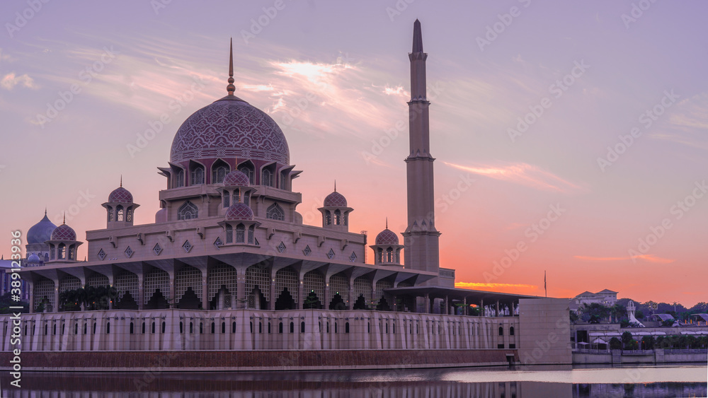 Masjid Putra & Prime Minister Office, Putrajaya with sunrise scenery on early 