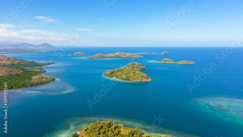 Fototapeta Naklejka Na Ścianę i Meble -  Islands with a sandy beaches and azure water. Lambang Island, Buguias Island. Zamboanga, Mindanao, Philippines.
