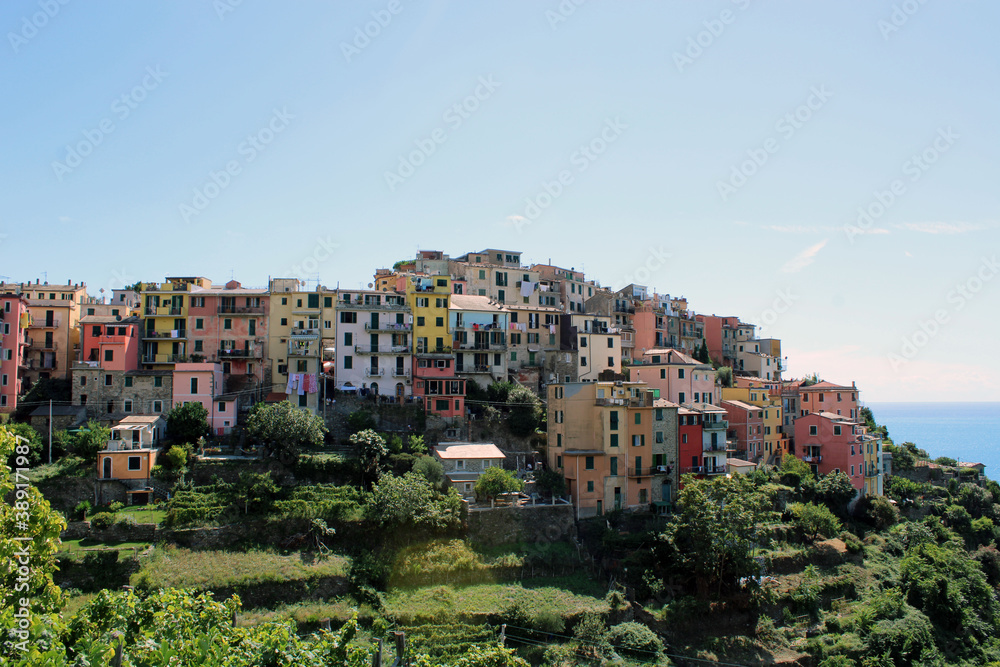 Fototapeta premium Il tipico paese di Corniglia alle Cinque Terre