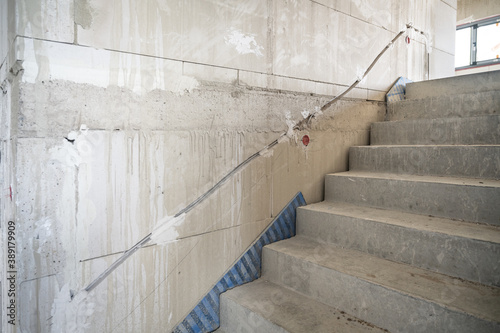 Rohbau Treppe mit Kabelverlegung Elektrik photo