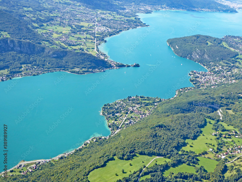 Fototapeta premium Lake Annecy in the French Alps 
