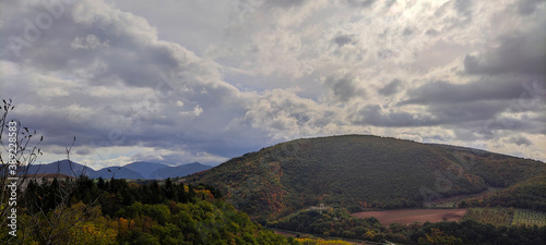 Panorama in autunno da Sassoferrato nelle Marche