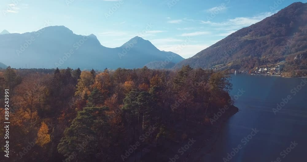 lac de montagne en automne - Suisse