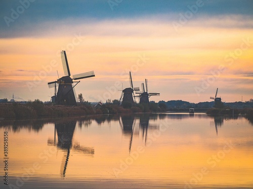 windmill Netherlands © Alfeeee