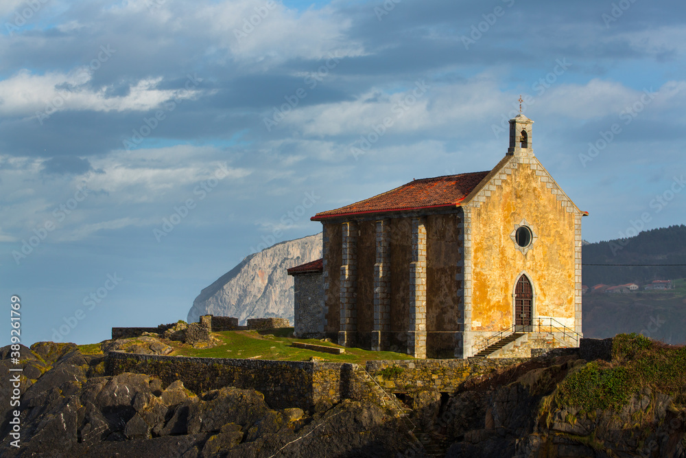 Hermit Santa Catalina, Mundaka, Cantabrian Sea, Bizkaia, Basque Country, Spain, Europe