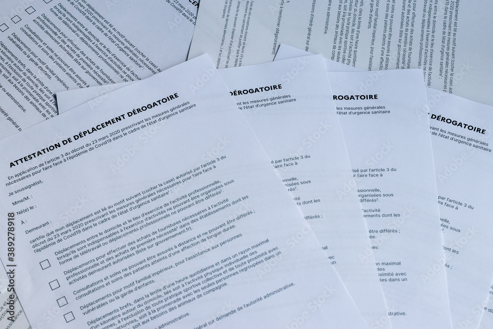 Obraz premium Attestation de déplacement dérogatoire