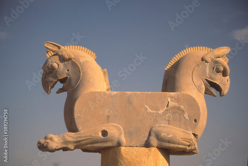 Griffin Column head photo