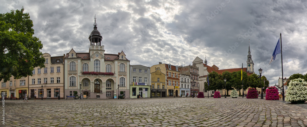 Rynek Główny i Ratusz Miejski - Wejherowo, Kaszuby - obrazy, fototapety, plakaty 