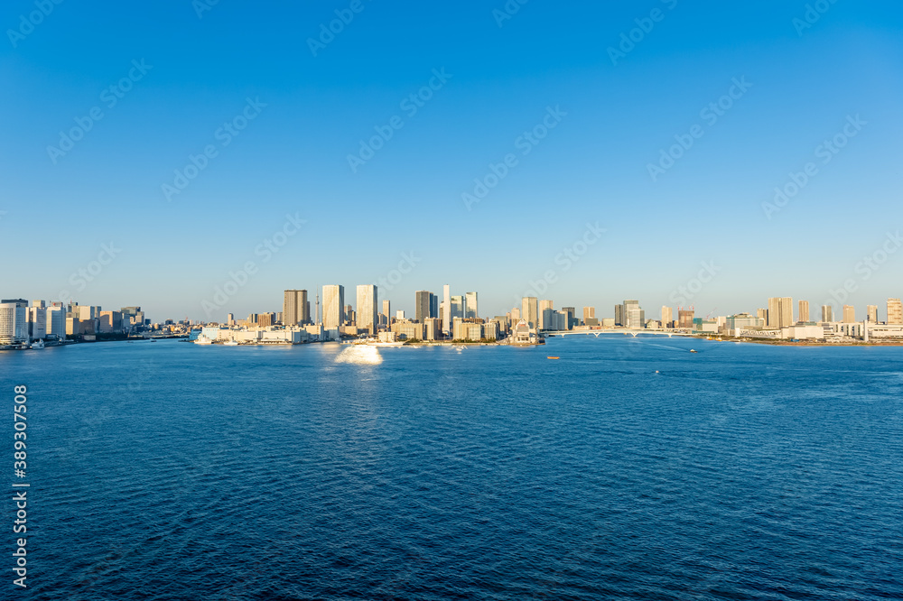 東京都港区芝浦ふ頭から見た東京の都市景観