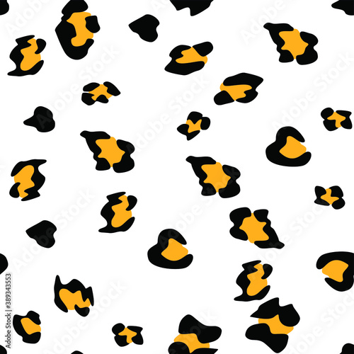 Seamless vector leopard pattern.  Trendy stylish wild gepard, leopard print. Animal print background for fabric, textile, design, advertising banner. © Fidan.Stock