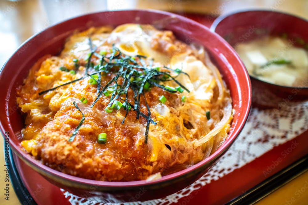 日本の丼もの カツ丼 和食イメージ 日本の丼もの カツ丼 和食イメージ