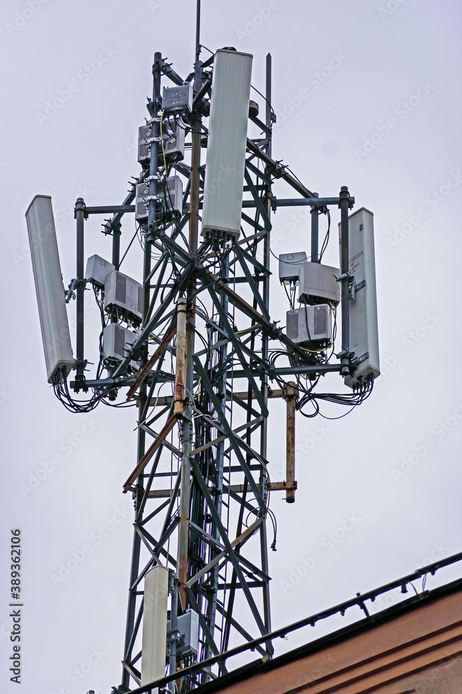 Mobile cellular communication equipment is installed on the roof of the building Mobile cellular communication equipment is installed on the roof of the building