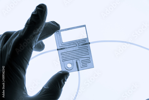 Obraz na plátně Organ on chip OOC and lab on chip LOC - microfluidic device chip that simulates biological organs and laboratory device