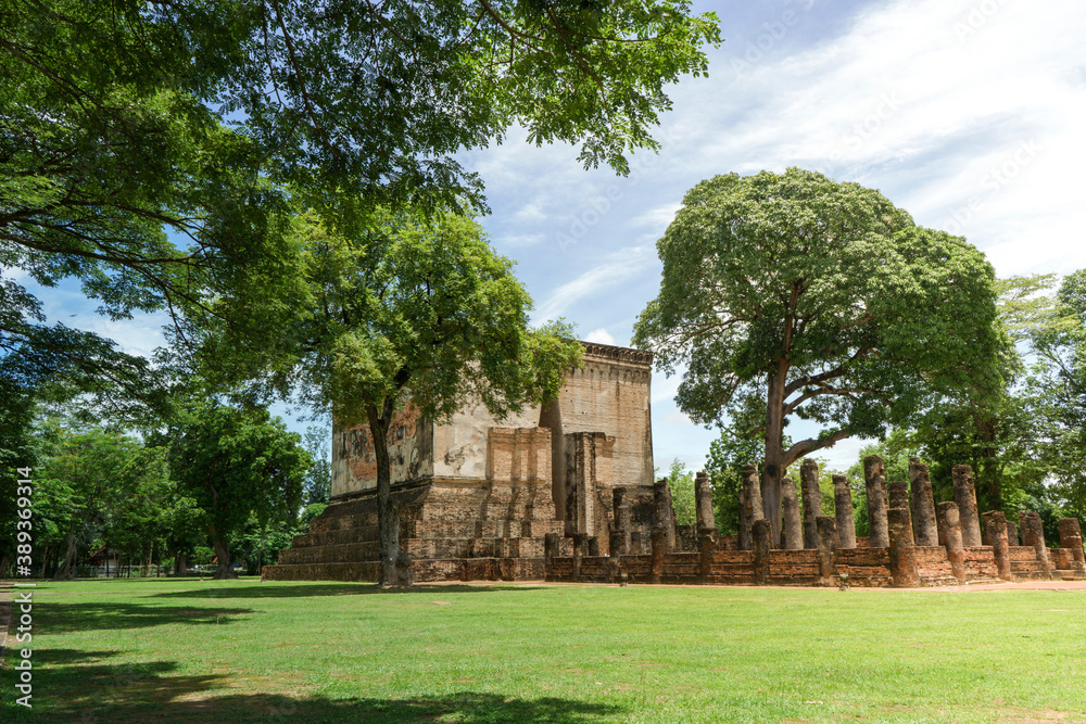 Wat Si Chum in Sukhothai Historical Park Ancient Temples of Thailand