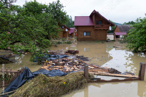Fotografia catastrophic flood in the village