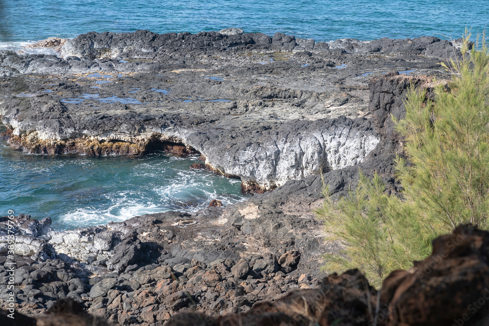 Obraz premium Spouting Horn tourist site in Kauai, Hawaii