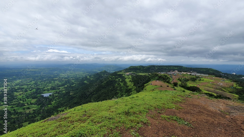 Fototapeta premium view of the mountains