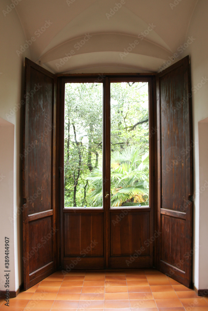 Fototapeta premium Una finestra sulla natura