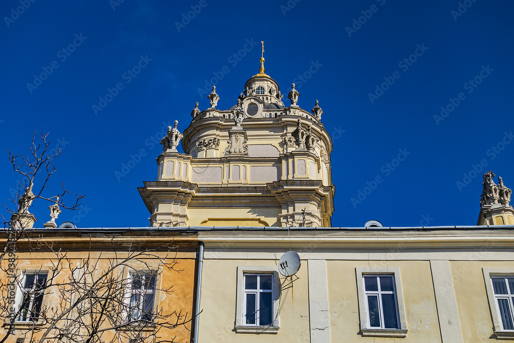 Obraz premium View of Lviv Greek Catholic Archbishop's Cathedral of Saint George (Ukr: Sobor sviatoho Yura, 1760) - magnificent Rococo architectural ensemble dating back to the XVIII century. Lviv, Ukraine.