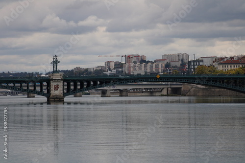 bridge over the river thames © pando