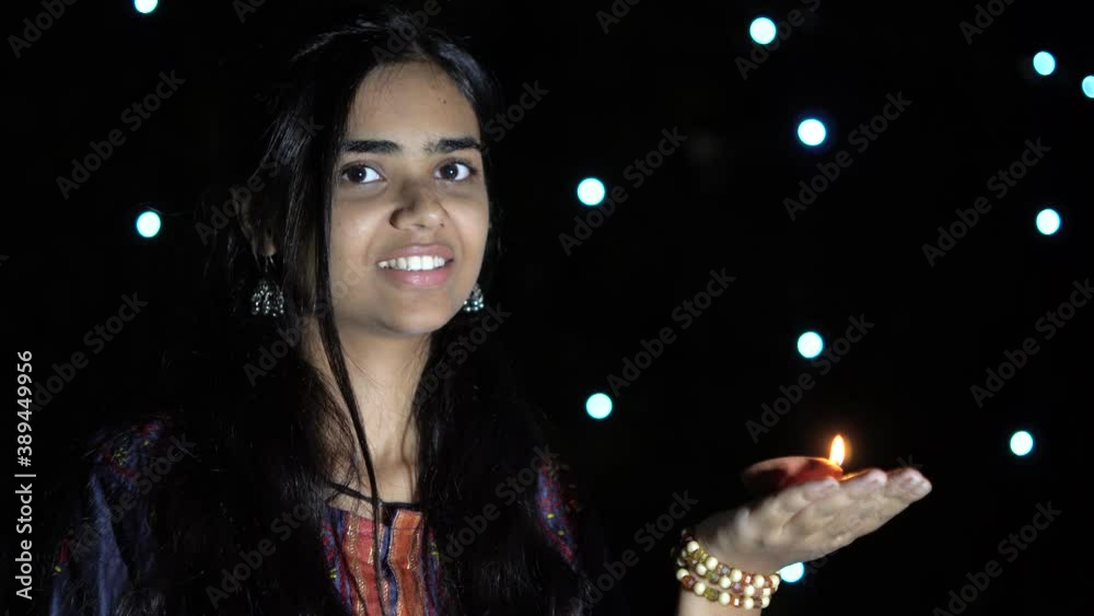 1 indian girl Festival Diwali Diya thali Worship Stock Photo - Alamy