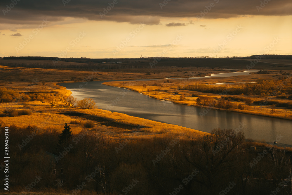 Obraz premium sunrise over the river