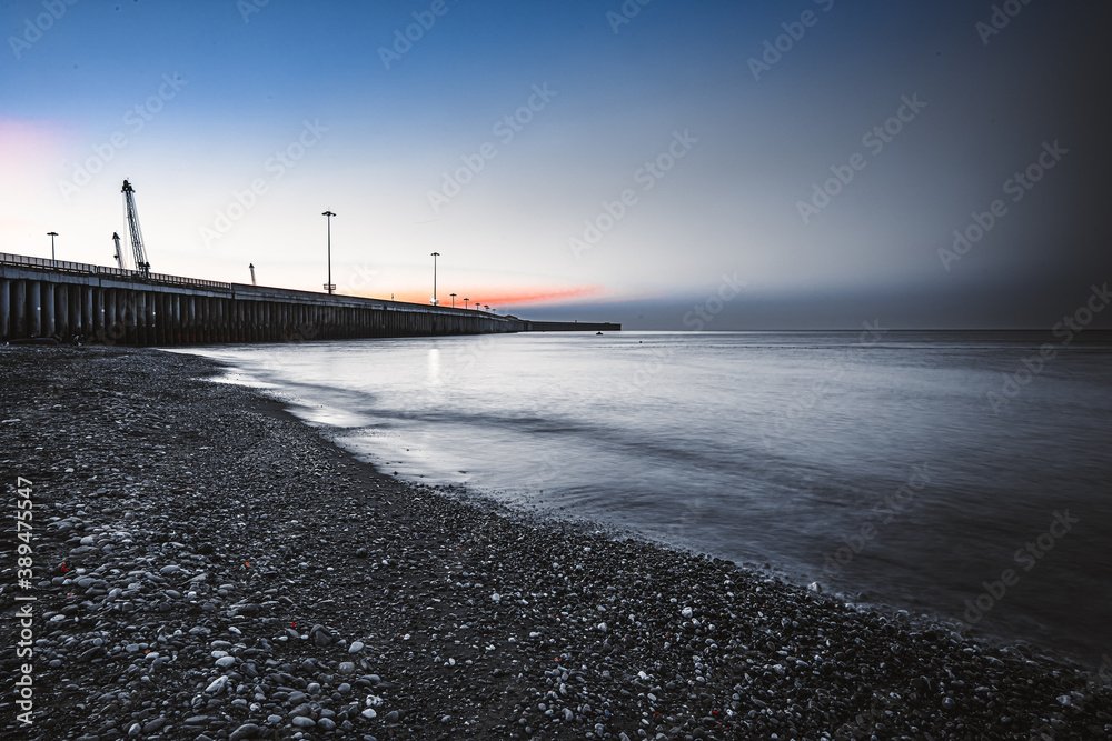 Fototapeta premium Early sunrise on the seacoast