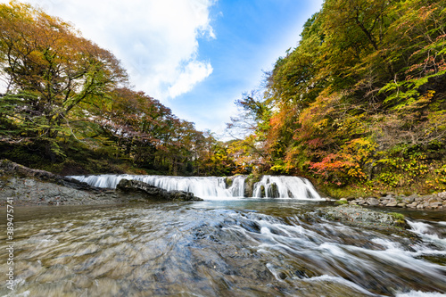 日本　紅葉の浅布渓谷不動の滝 photo