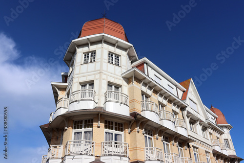 Photography De Haan, Belgien: Fassade eines historischen Hotelgebäudes