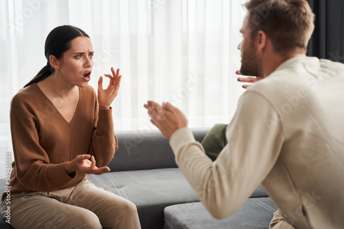 Obraz na plátně Man shouting at his wife