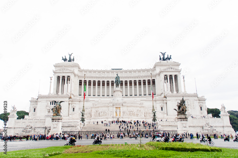 Monumento y Estatua de Victor Manuel II en la ciudad de Roma, pais de Italia