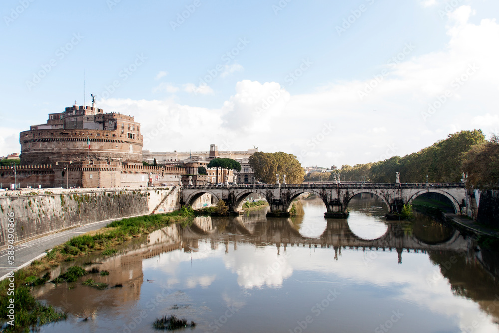 Castillo de Sant Angelo, Castelo Sant Angelo, Castillo San Angelo, Castelo San Angelo, Mausoleo de Adriano o Mole Adrianorum en la ciudad de Roma, pais de Italia