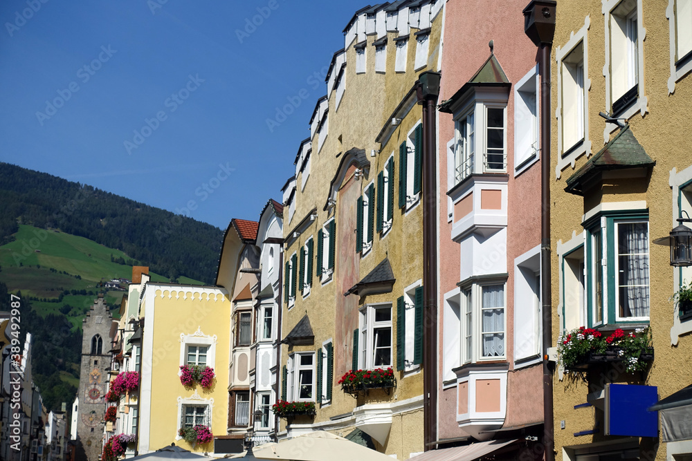 Obraz premium Bürgerhäuser in der historischen Neustadt von Sterzing