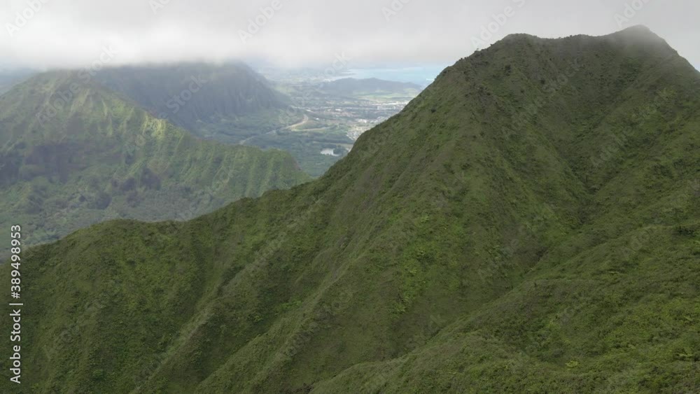 Drone aerial Konahuanui, Koolau Range, Oahu, Hawaii Drone aerial Konahuanui, Koolau Range, Oahu, Hawaii