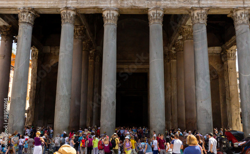 Canvas Print People infront of Pantheon roman temple and catholic church in rome Italy