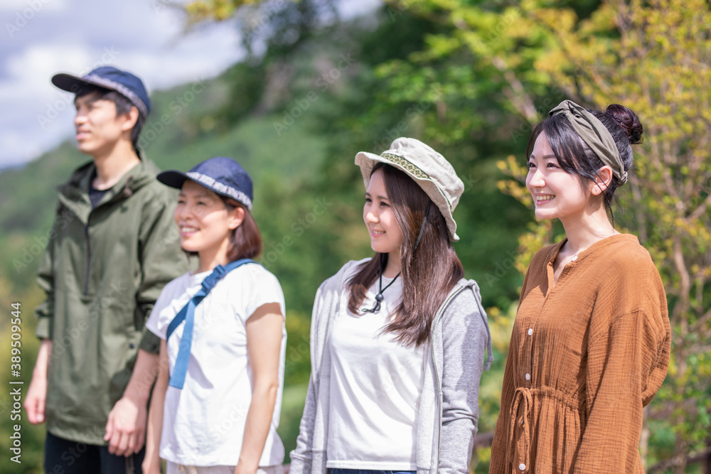 遊びにきた仲間
遊びにきた仲間