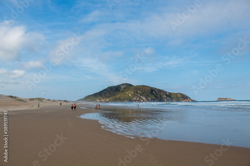 Praia do Santinho   Florian  polis  praia tropical  Santa Catarina  Brasil  florianopolis  