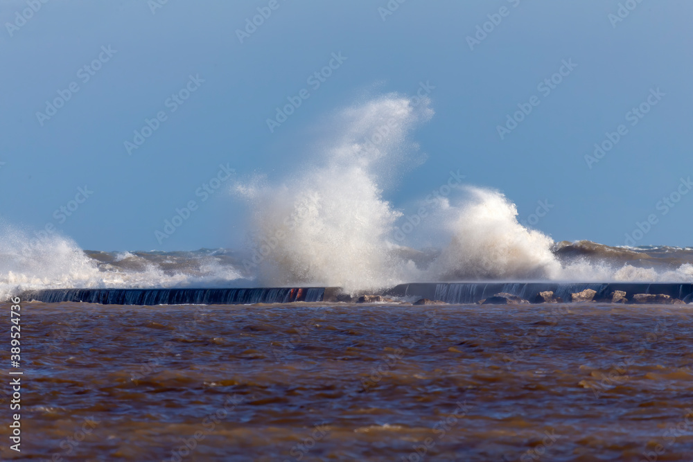 Heavy waves on Lake Michigan