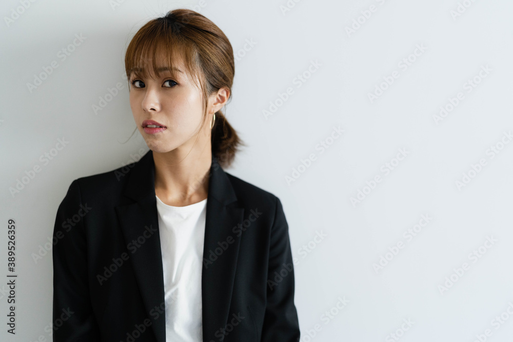 クールな女性 クールな女性