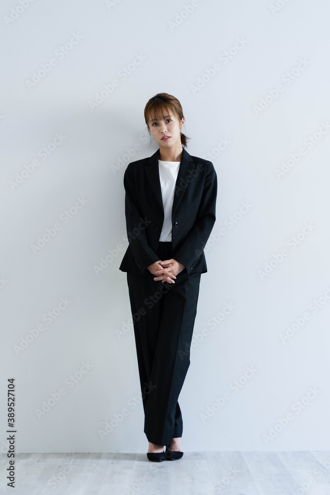 クールな女性 クールな女性
