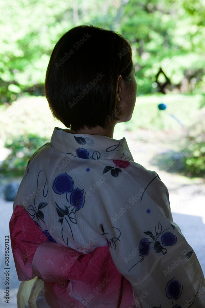 浴衣の女性 浴衣の女性